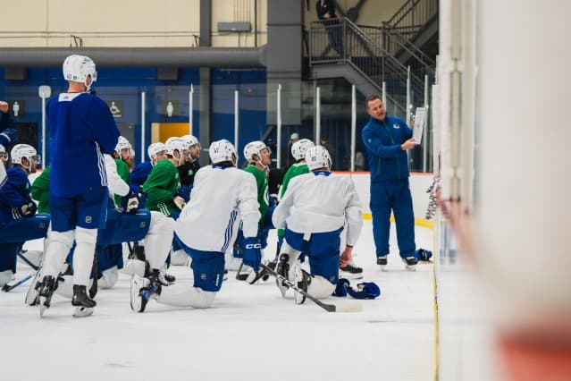 Learn more about how to become a youth hockey coach!